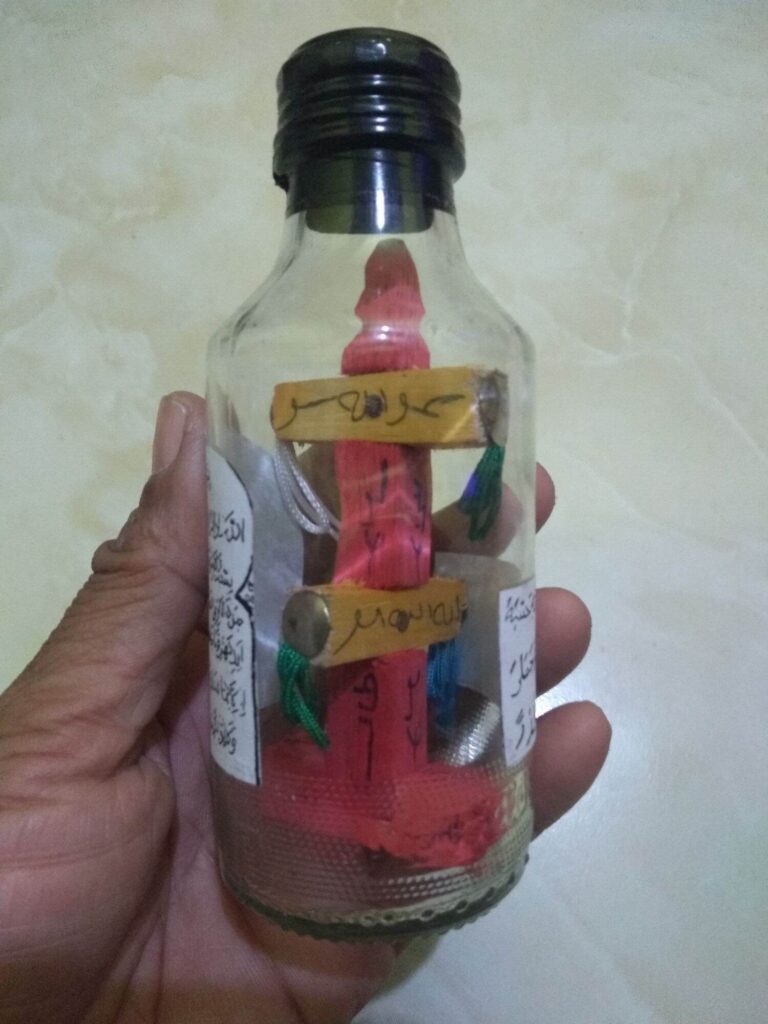 Memberikan-Ajian-Puter-Giling-untuk-Bos-agar-Tunduk