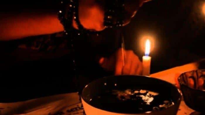 Ternyata-Begini-Cara-Melihat-Orang-Mempunyai-Ilmu-Hitam-dan-Pelet