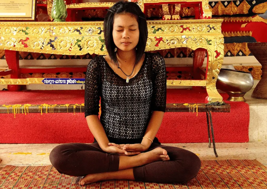 Cara Merasakan Energi Meditasi Spiritual